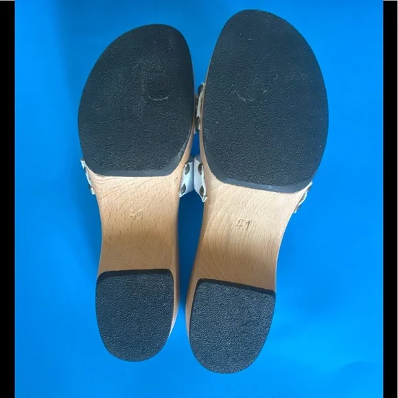 White Women's Sandals - Picture 4 of 11